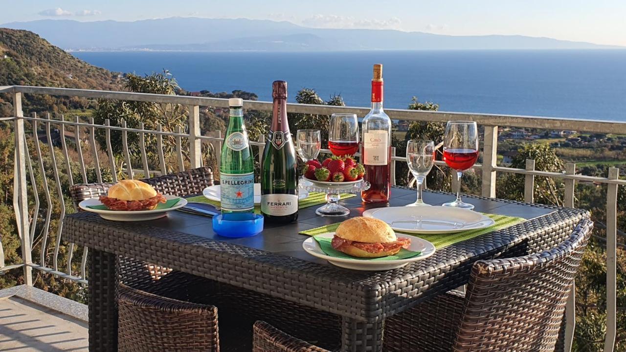 Naturamare Apartments - Piscina Idromassaggio Con Vista Mare Aperta Fino Alle Ore 22-00 กาโปวาติกาโน ภายนอก รูปภาพ