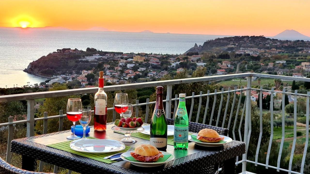 Naturamare Apartments - Piscina Idromassaggio Con Vista Mare Aperta Fino Alle Ore 22-00 กาโปวาติกาโน ภายนอก รูปภาพ