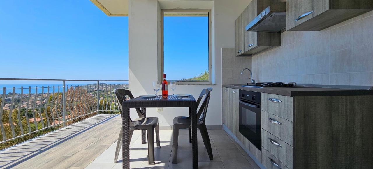 Naturamare Apartments - Piscina Idromassaggio Con Vista Mare Aperta Fino Alle Ore 22-00 กาโปวาติกาโน ภายนอก รูปภาพ