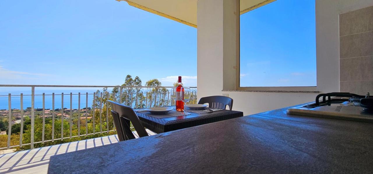 Naturamare Apartments - Piscina Idromassaggio Con Vista Mare Aperta Fino Alle Ore 22-00 กาโปวาติกาโน ภายนอก รูปภาพ