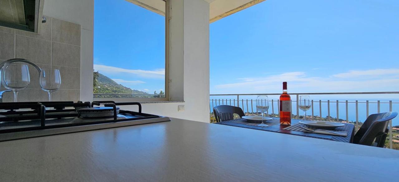 Naturamare Apartments - Piscina Idromassaggio Con Vista Mare Aperta Fino Alle Ore 22-00 กาโปวาติกาโน ภายนอก รูปภาพ