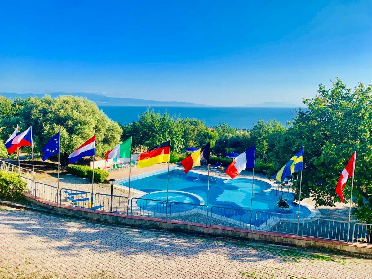 Naturamare Apartments - Piscina Idromassaggio Con Vista Mare Aperta Fino Alle Ore 22-00 กาโปวาติกาโน ภายนอก รูปภาพ
