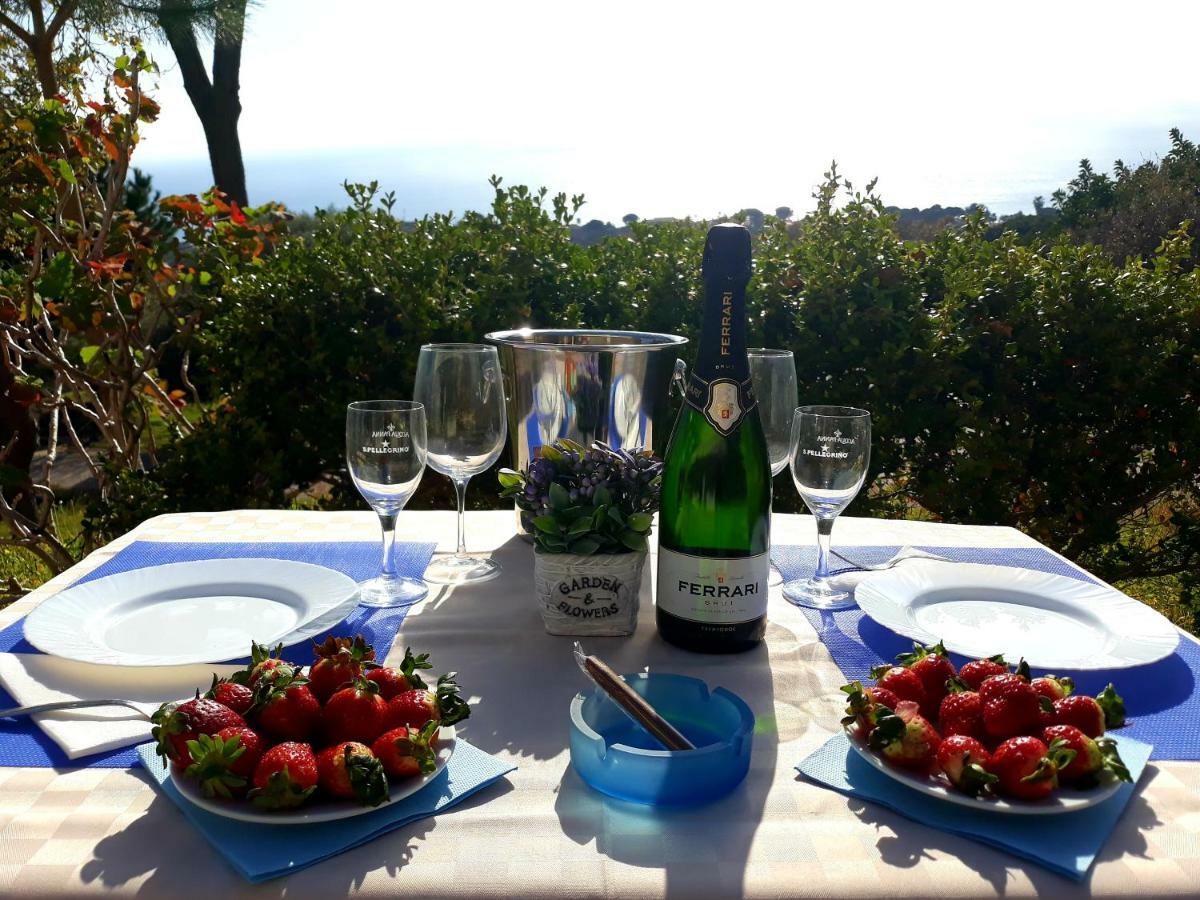 Naturamare Apartments - Piscina Idromassaggio Con Vista Mare Aperta Fino Alle Ore 22-00 กาโปวาติกาโน ภายนอก รูปภาพ
